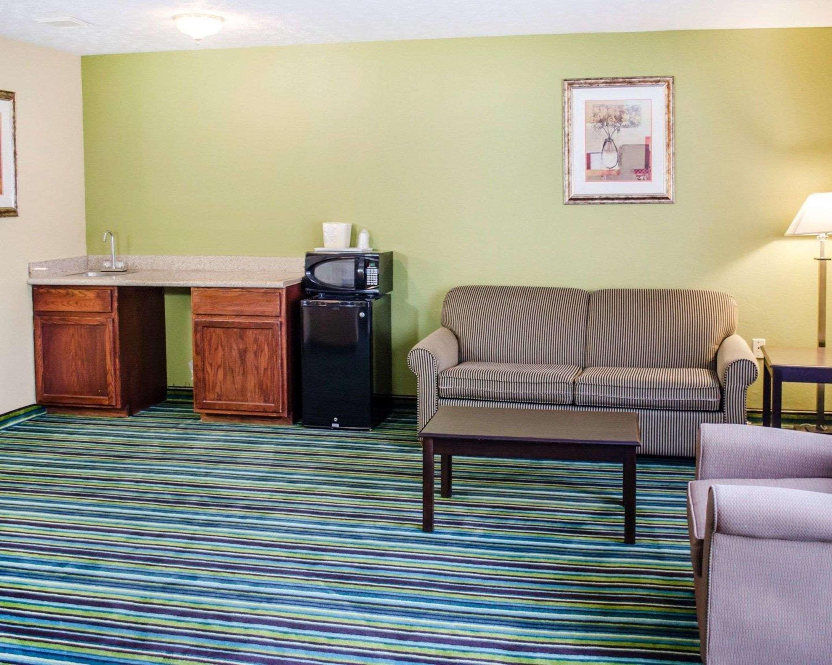 Quality Inn & Suites Medina - Akron West Ngoại thất bức ảnh