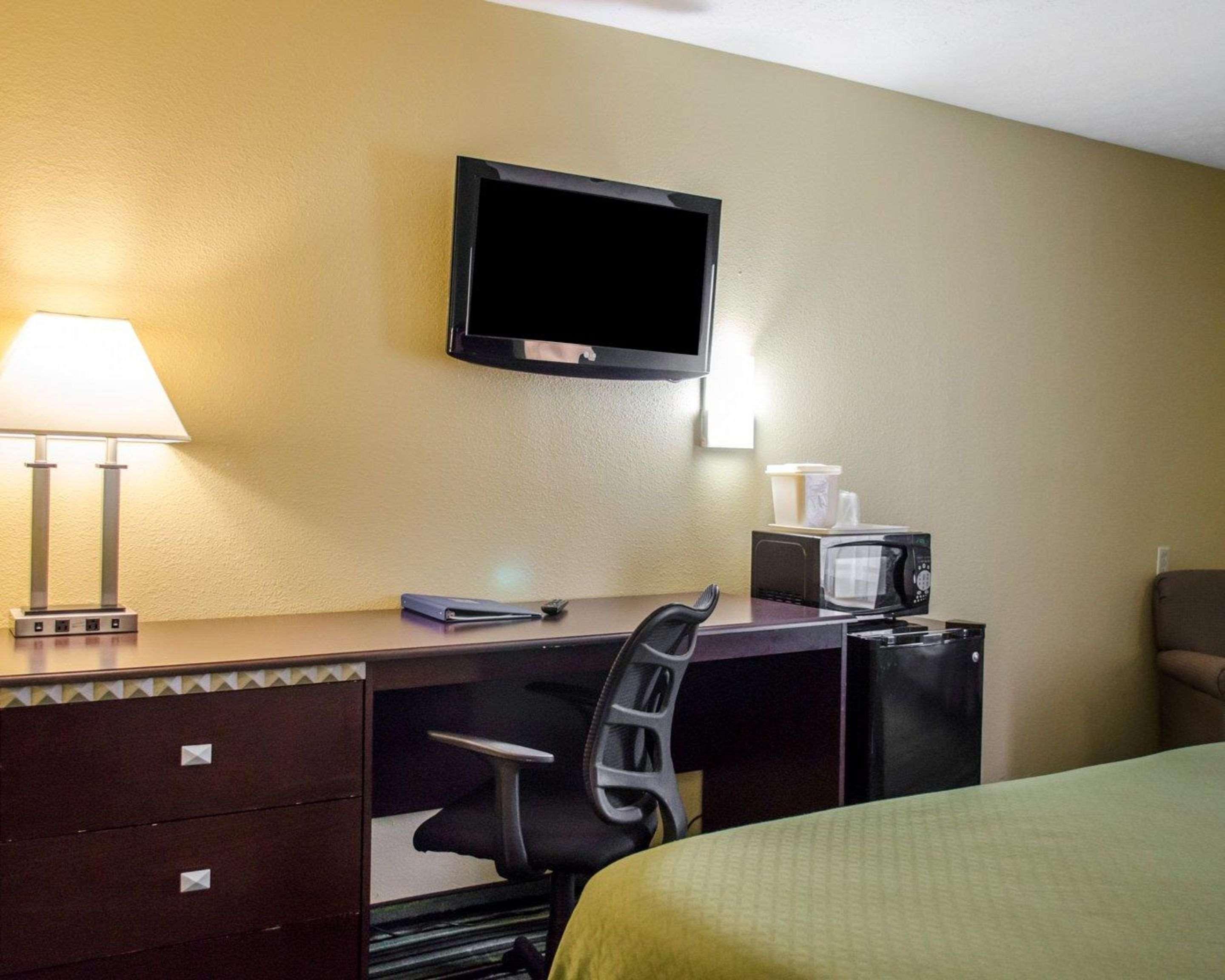 Quality Inn & Suites Medina - Akron West Ngoại thất bức ảnh