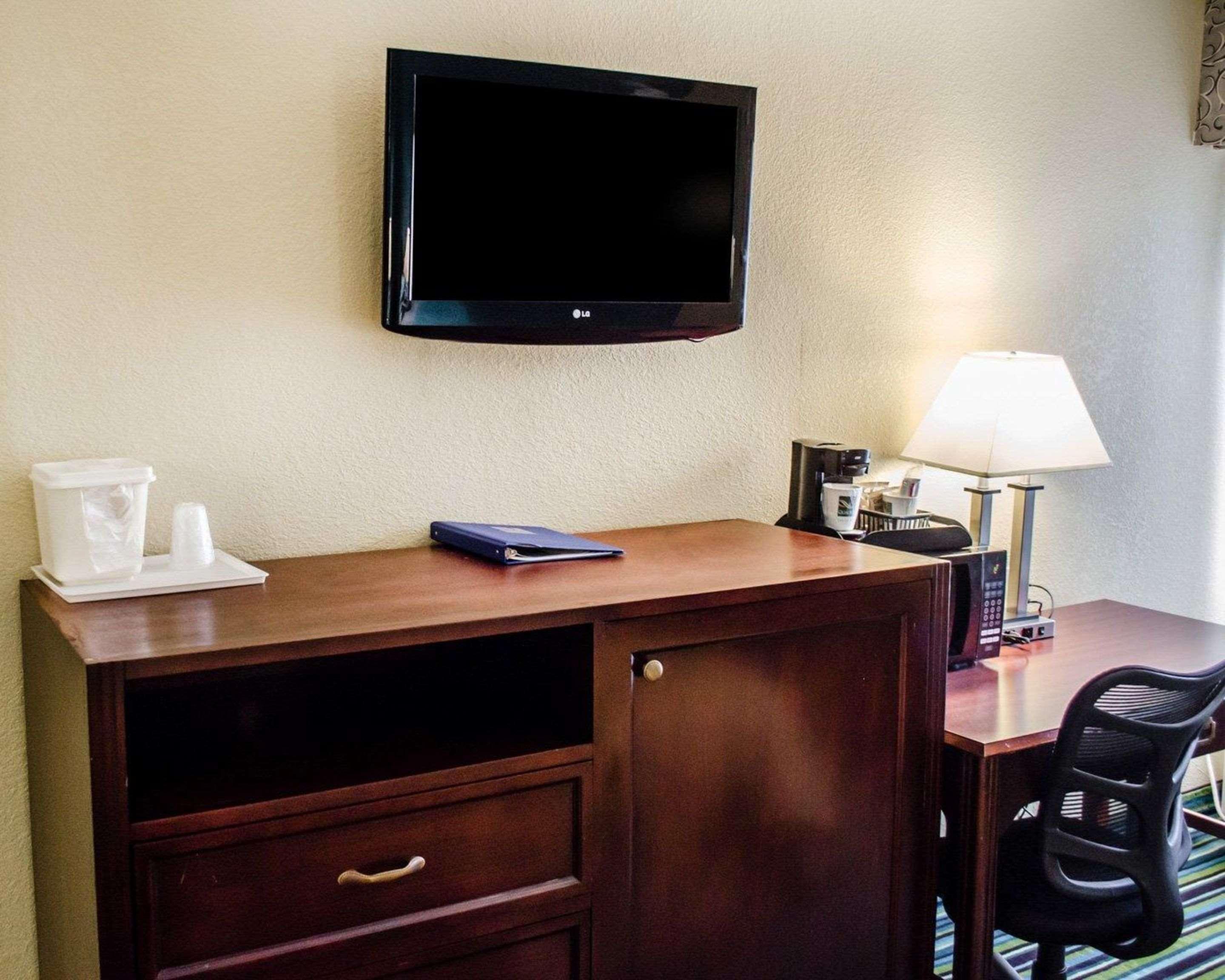 Quality Inn & Suites Medina - Akron West Ngoại thất bức ảnh
